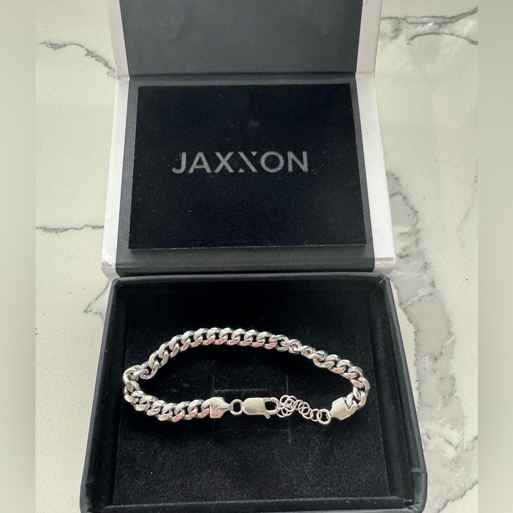 JAXXON Women's Silver Curb Bracelet - Polished Chain Link
